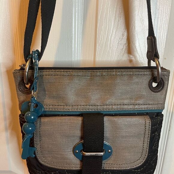 - Fossil Key-Per black quilted fabric ,gray trim and teal accents. Crossbo… - Picture 13 of 13